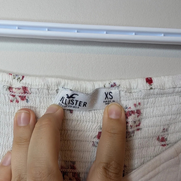 Hollister White Floral Red Button Down Square Flowy Cropped Top Women XS - Picture 5 of 10